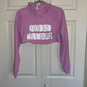 PINK UNDER ARMOUR CROPPED SWEATSHIRT